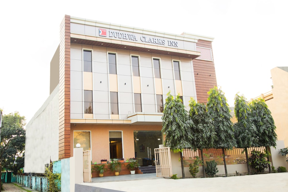 Clarks Inn Dudhwa — hotel in Palia Kalan