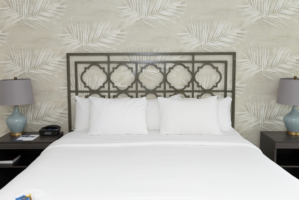 The Geneva Inn - photo 22
