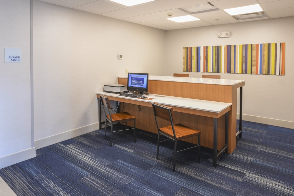 Holiday Inn Express Hotel & Suites Richwood Cincinnati South by IHG - photo 26