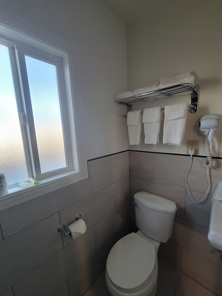 Townhouse Motel - photo 5