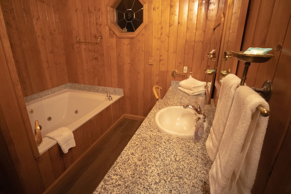 Tucker Peak Lodge - photo 38