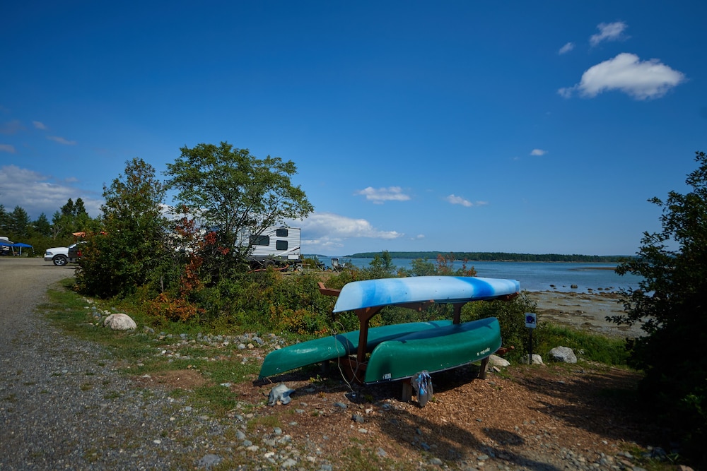 Narrows Too Camping Resort Cottage 11 - photo 13