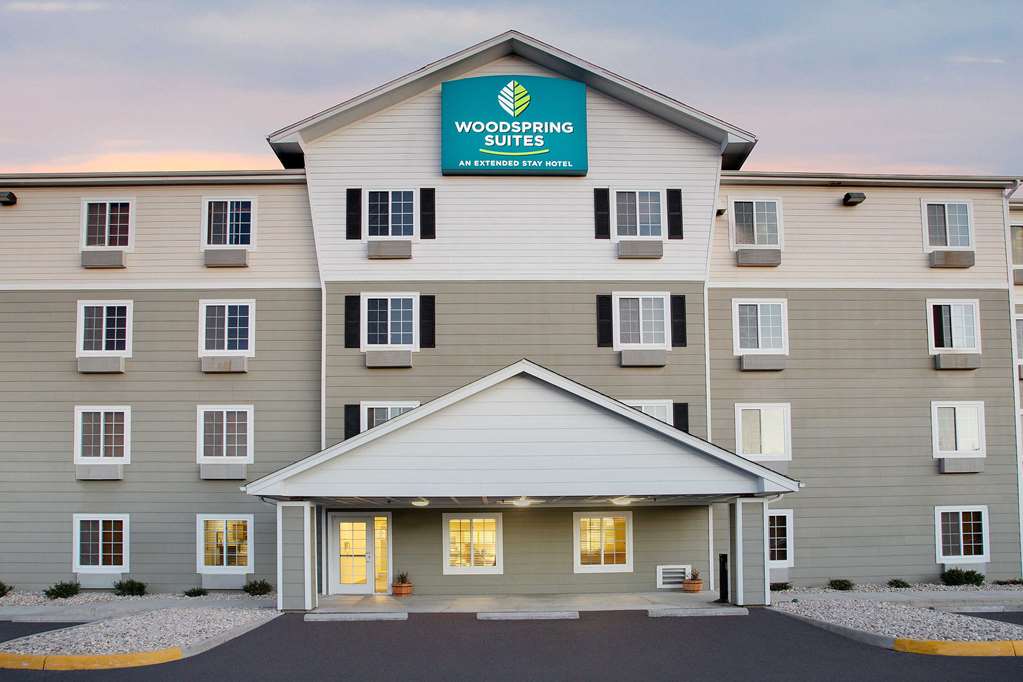 WoodSpring Suites Richmond Colonial Heights Fort Gregg Adams - photo 3