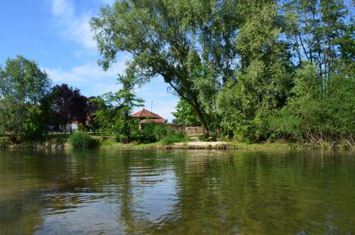 Les pieds dans L'aube - last minute hotel in Unknown City