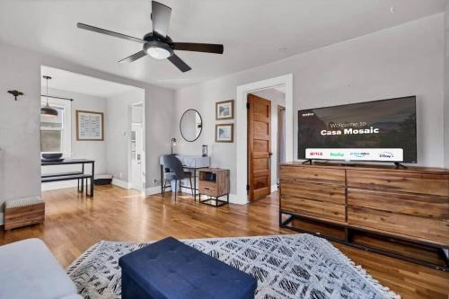 Casa Mosaic Executive Rental 3bedroom Smart TV — 4-Star Luxury Hotel in Colorado Springs, United States