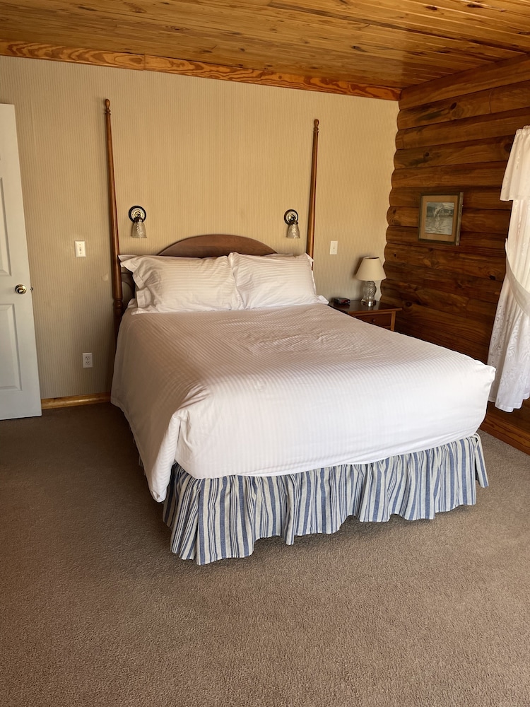 Crown Point Resort - photo 23