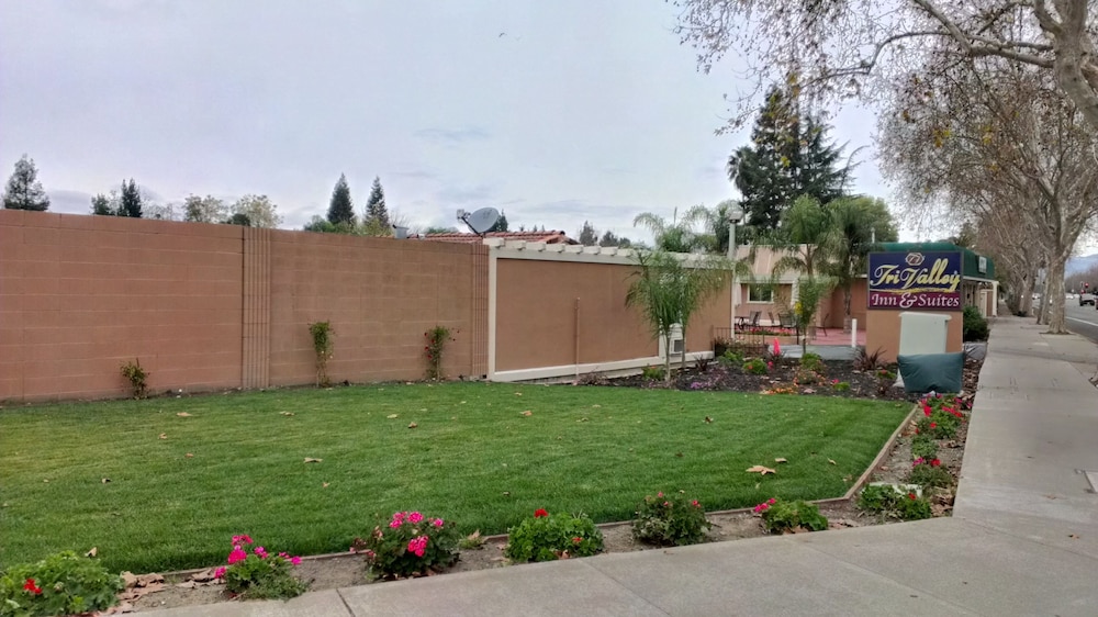 Tri Valley Inn and Suites Pleasanton - photo 32