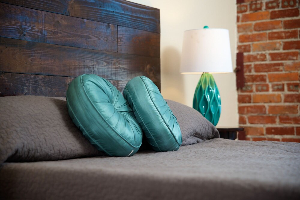 Ellison Suites - photo 22