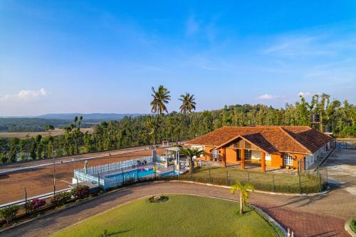 Stayvist at Misty Barn 5BR Villa with Pvt Pool — 4-Star Luxury Hotel in Chikmagalur, India