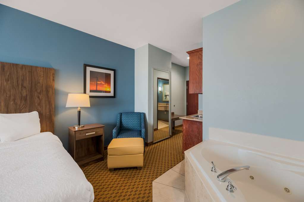 Best Western South Plains Inn & Suites - photo 21