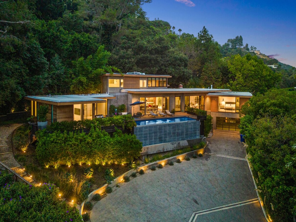 Beverly Glen Hillside Haven in Los Angeles, United States