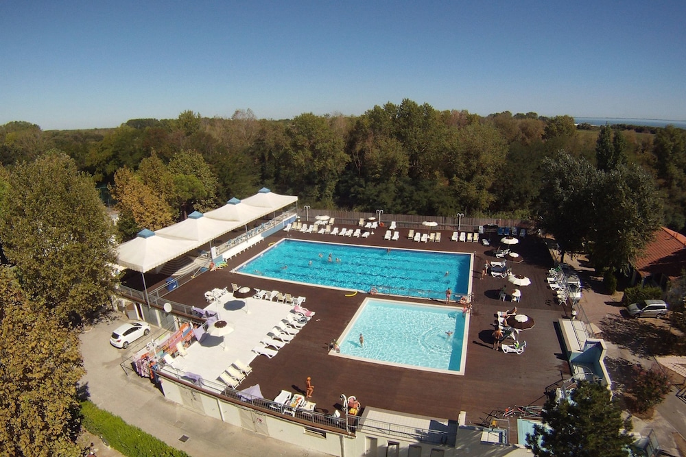 Camping Village I Tre Moschettieri — 4-Star Luxury Hotel in Comacchio, Italy