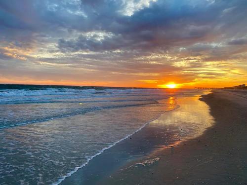 Island Inn of Atlantic Beach - photo 98