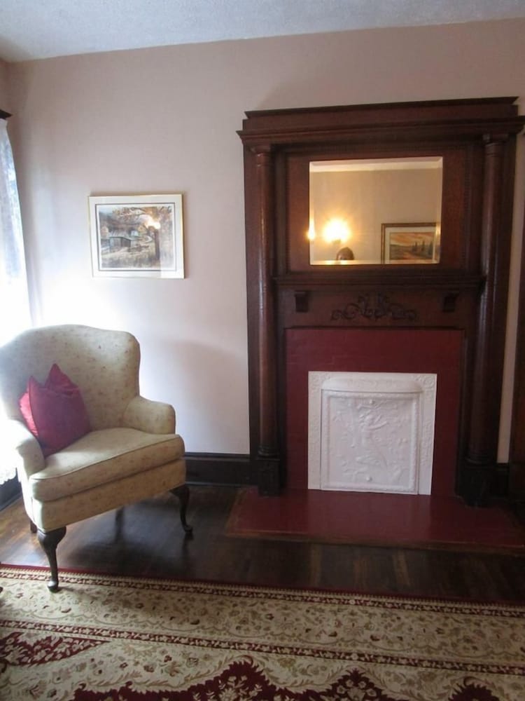 The Old Victorian Inn - photo 16