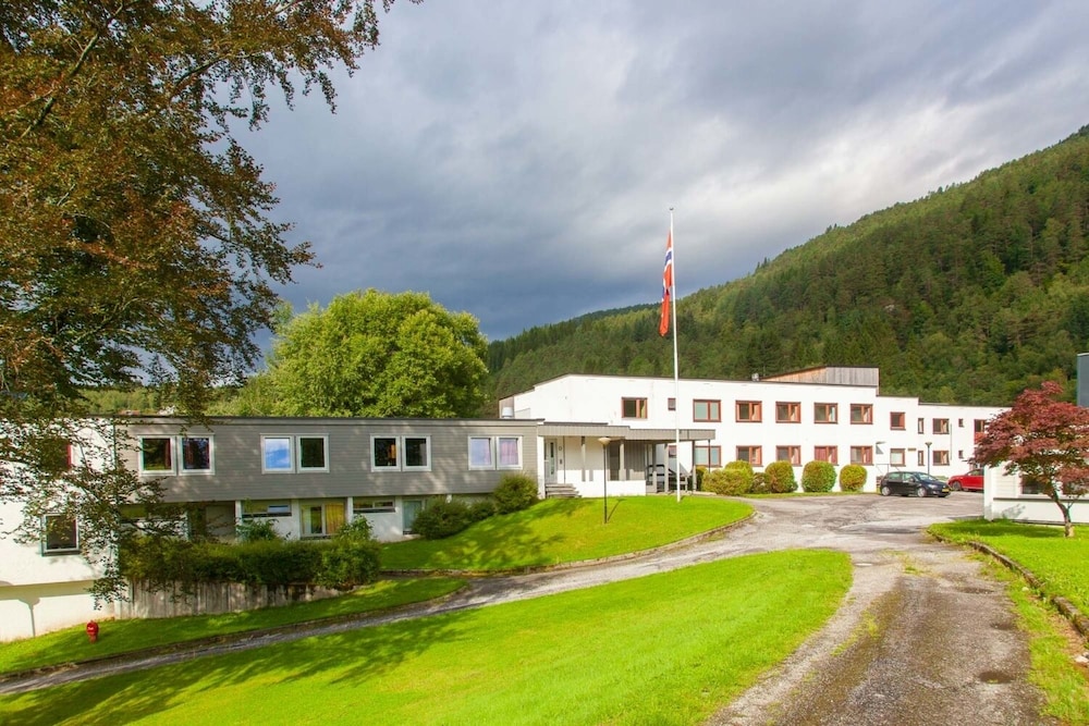 F Rde Vandrerhjem 7017321 — Forde