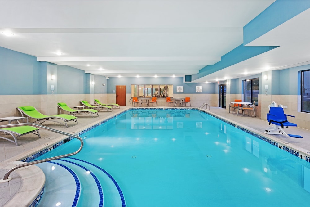 Holiday Inn Express Hotel & Suites Culpeper by IHG - photo 17