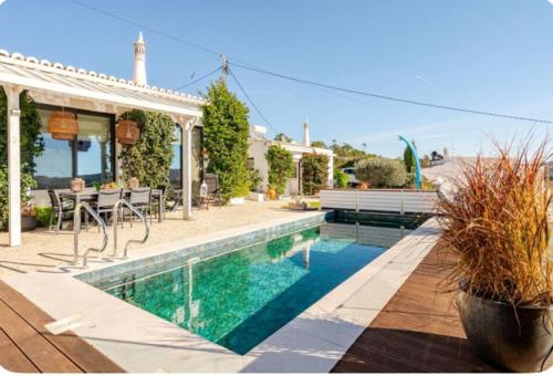 Casa 3 limões — 4-Star Luxury Hotel in Sao Bras De Alportel, Portugal