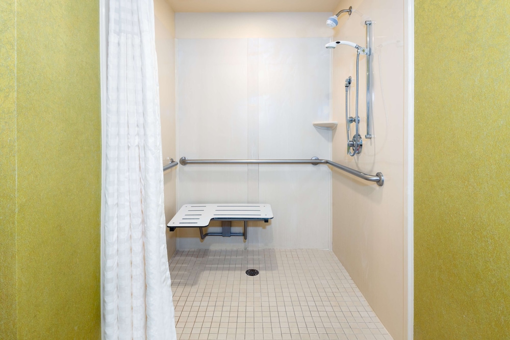 Embassy Suites Omaha La Vista Hotel & Conference Center - photo 36
