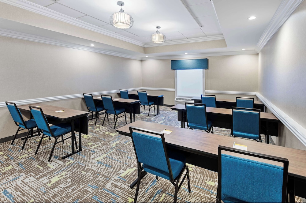 Hampton Inn Pikeville - photo 29