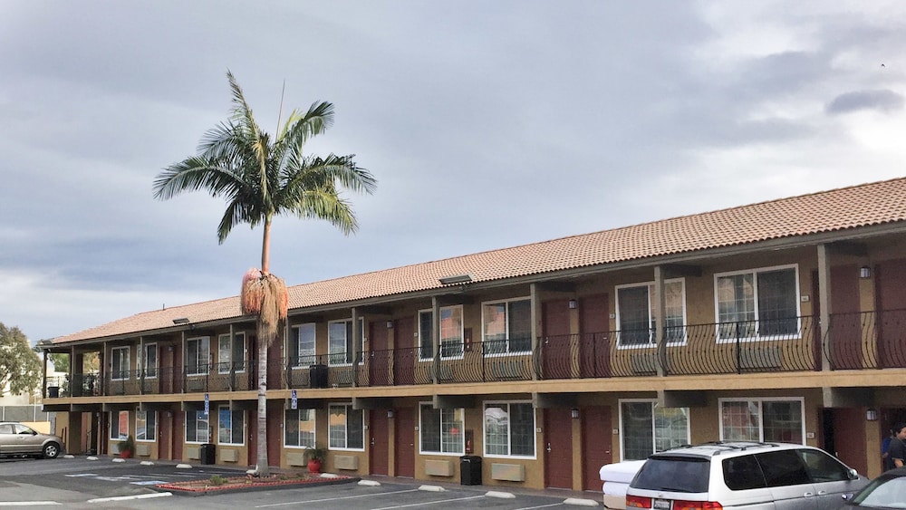 Motel 6 San Diego CA Southbay - photo 35