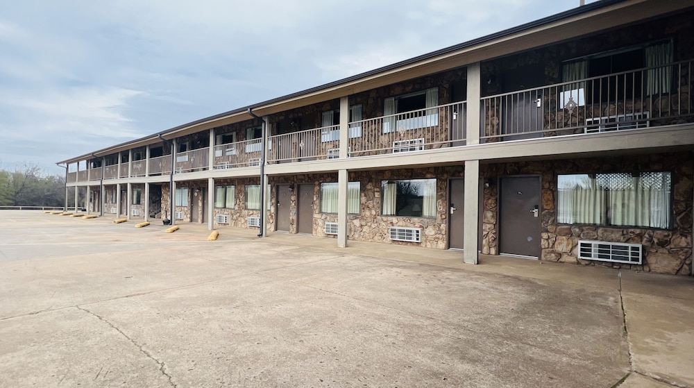 Cattle Country Lodge - photo 37