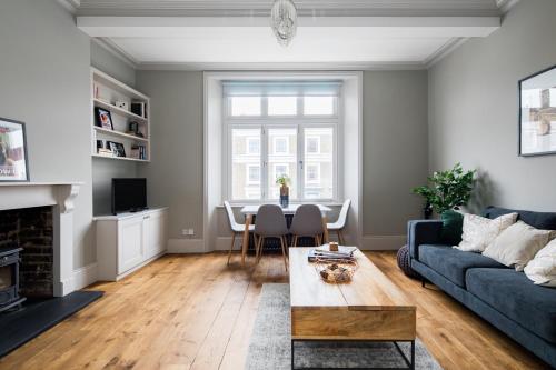 Homely Parkside 2 Bed Apartment in Primrose Hill — 4-Star Luxury Hotel in London, United Kingdom