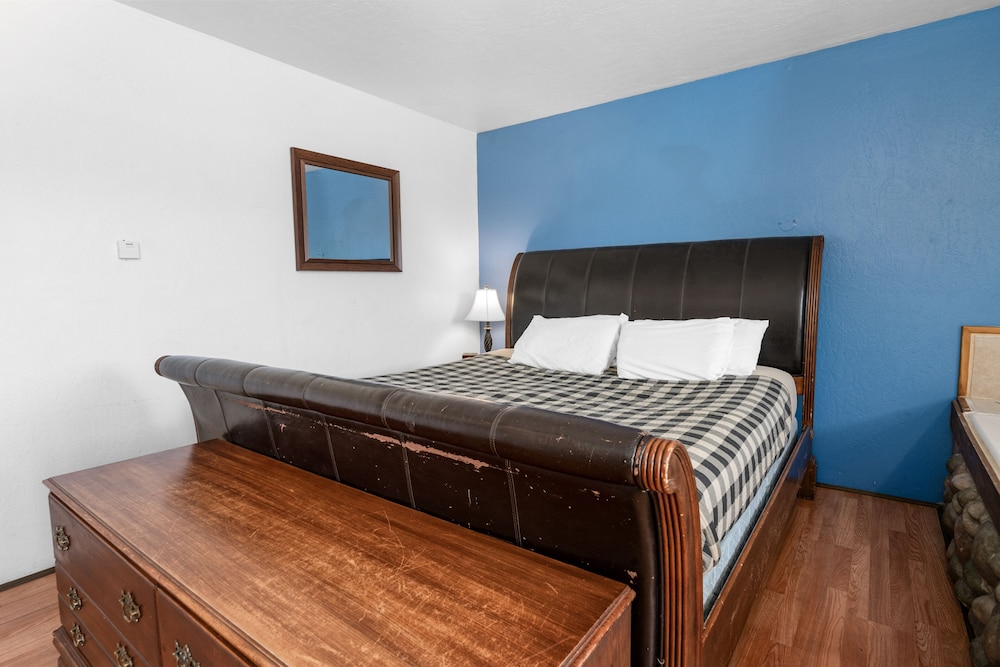 Big Bear Lakefront Lodge - photo 35