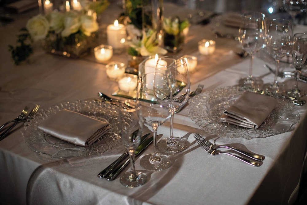 Renaissance Chicago Downtown Hotel - photo 5