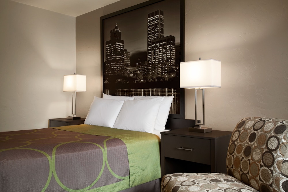 Super 8 by Wyndham Woodburn - photo 10