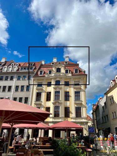 Luxus Suite mit einmaligem Blick auf die Frauenkirche — 4-Star Luxury Hotel in Dresden, Germany