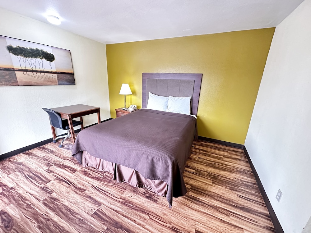 Regency Inn lola Kansas - photo 11