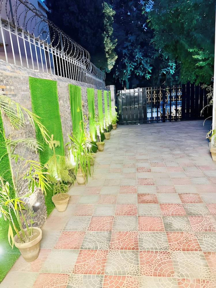 Blue Moon Residency in Islamabad, Pakistan