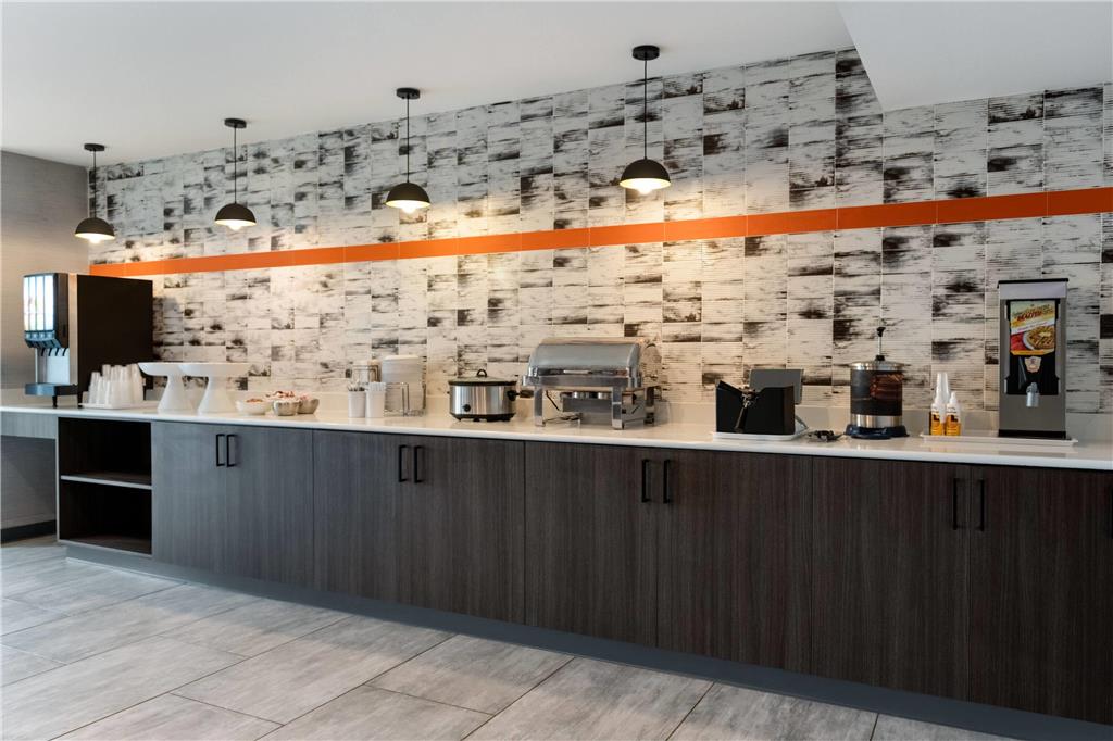 La Quinta Inn & Suites by Wyndham Montgomery - photo 45