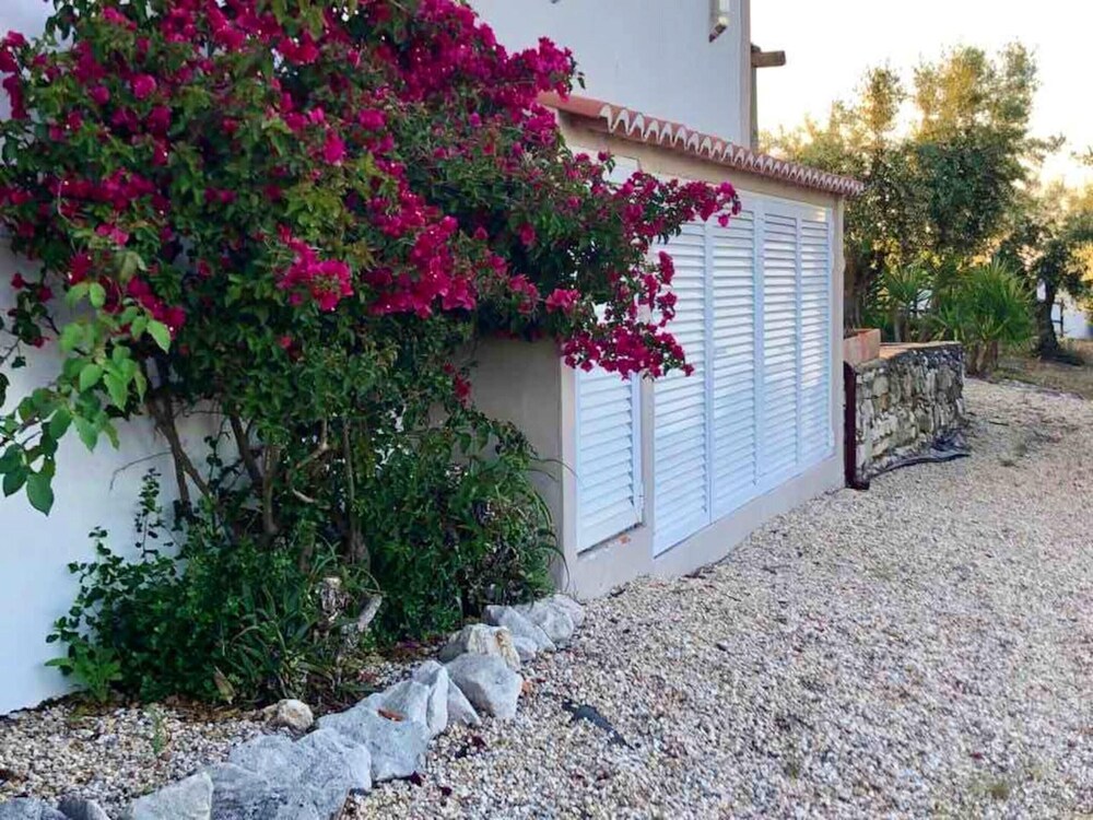 Charming Villa in Casais de São Bras with Mountain View — 4-Star Luxury Hotel in Santarem, Portugal