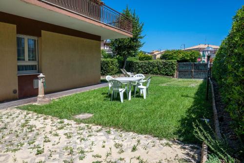 M153 Marcelli nuovo trilocale con terrazzo — 4-Star Luxury Hotel in Marcelli, Italy