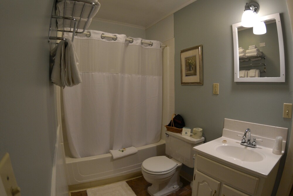 Hyde Away Inn - photo 34