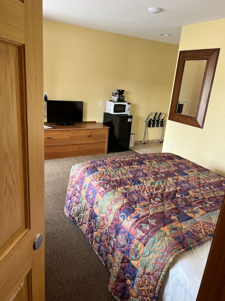 All Star Inn & Suites - photo 45