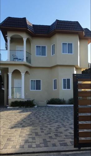 Sorina's Apartments — 4-Star Luxury Hotel in Ocho Rios, Jamaica