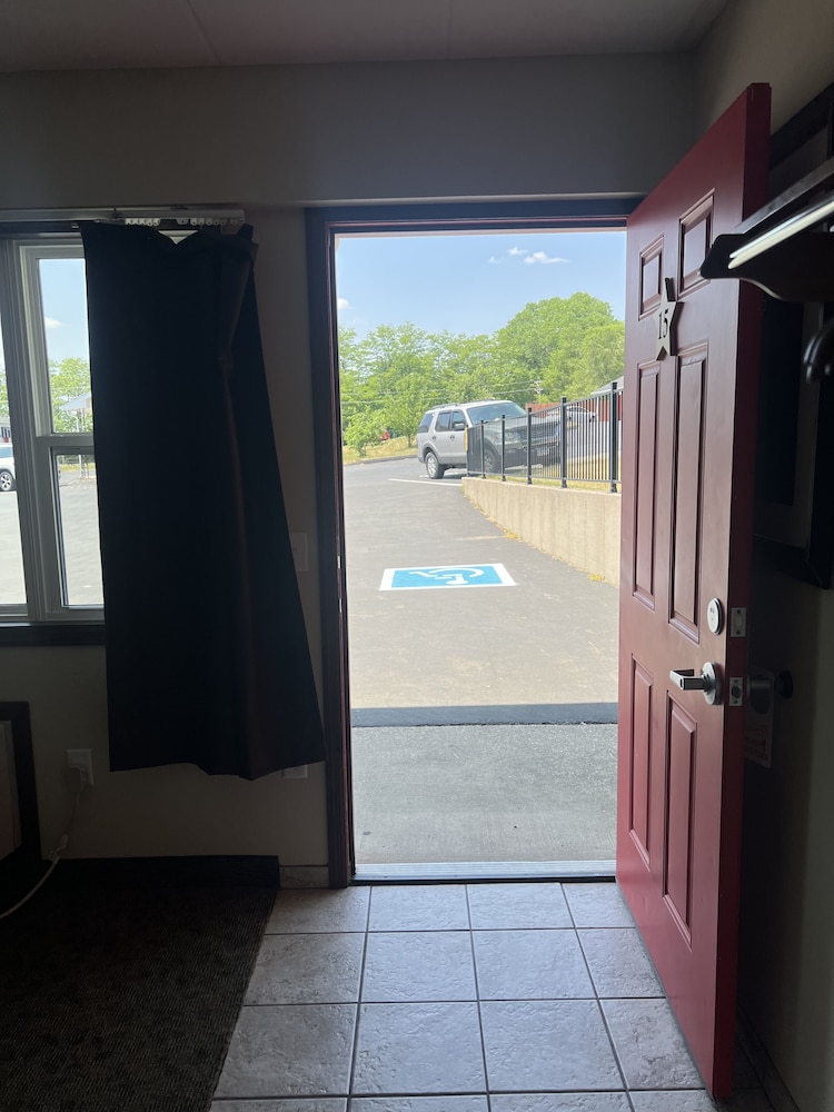 All Star Inn & Suites - photo 99