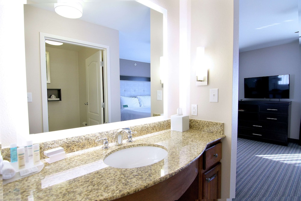 Homewood Suites by Hilton Fargo - photo 26
