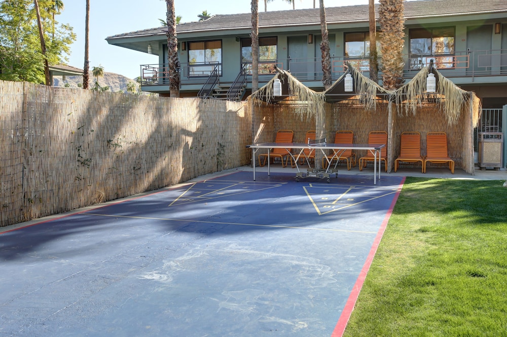 Caliente Tropics Hotel - photo 37