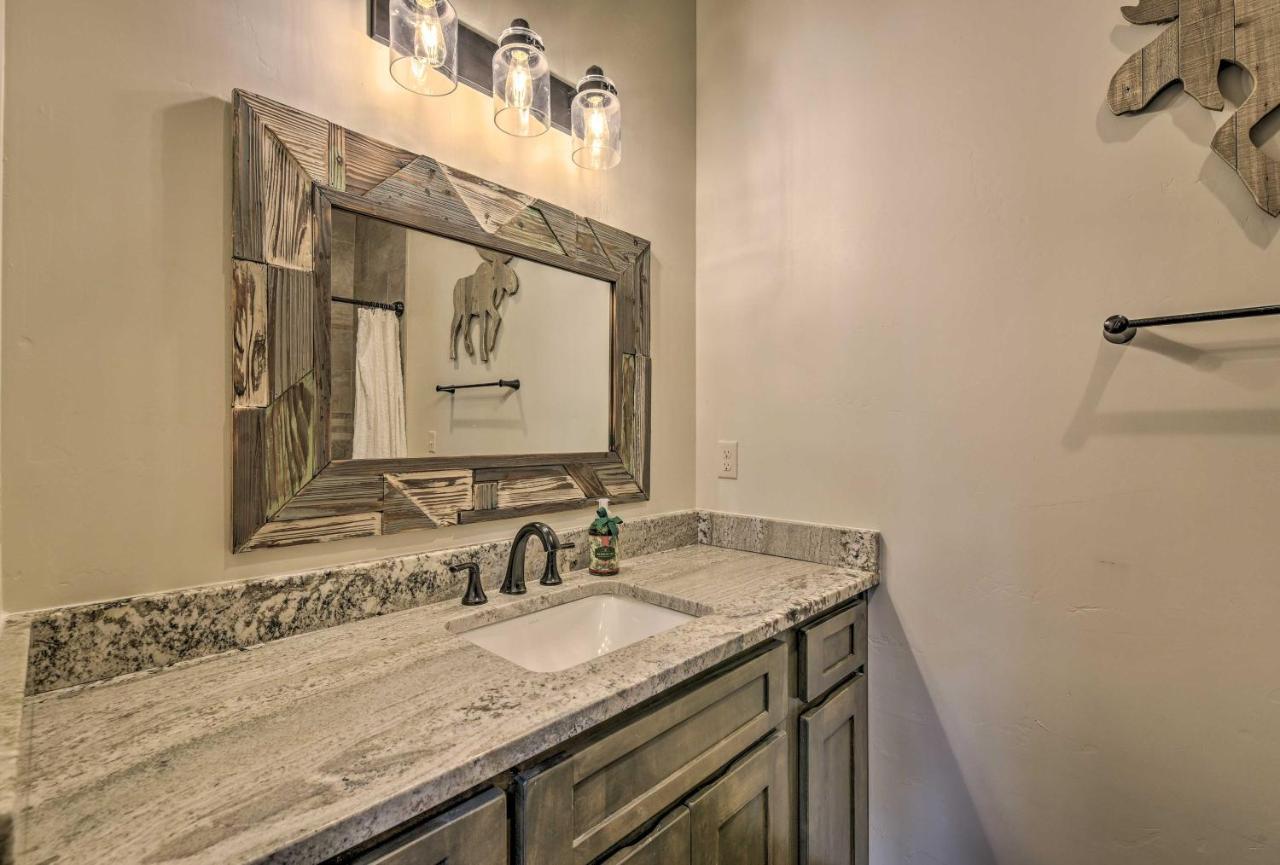Custom Angel Fire Home Views Hot Tub and Fire Pit — 4-Star Luxury Hotel in Angel Fire, United States