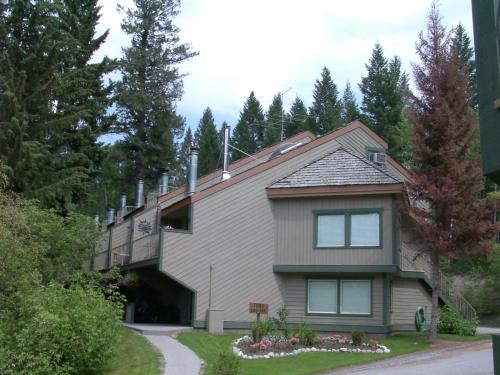 Akiskinook Waterfront Resort in Invermere, Canada