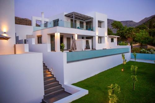 Adrianna Villa 1 — 4-Star Luxury Hotel in Bali, Greece