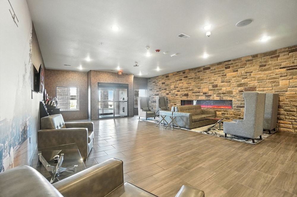 Cobblestone Hotel & Suites Bellefontaine - photo 3