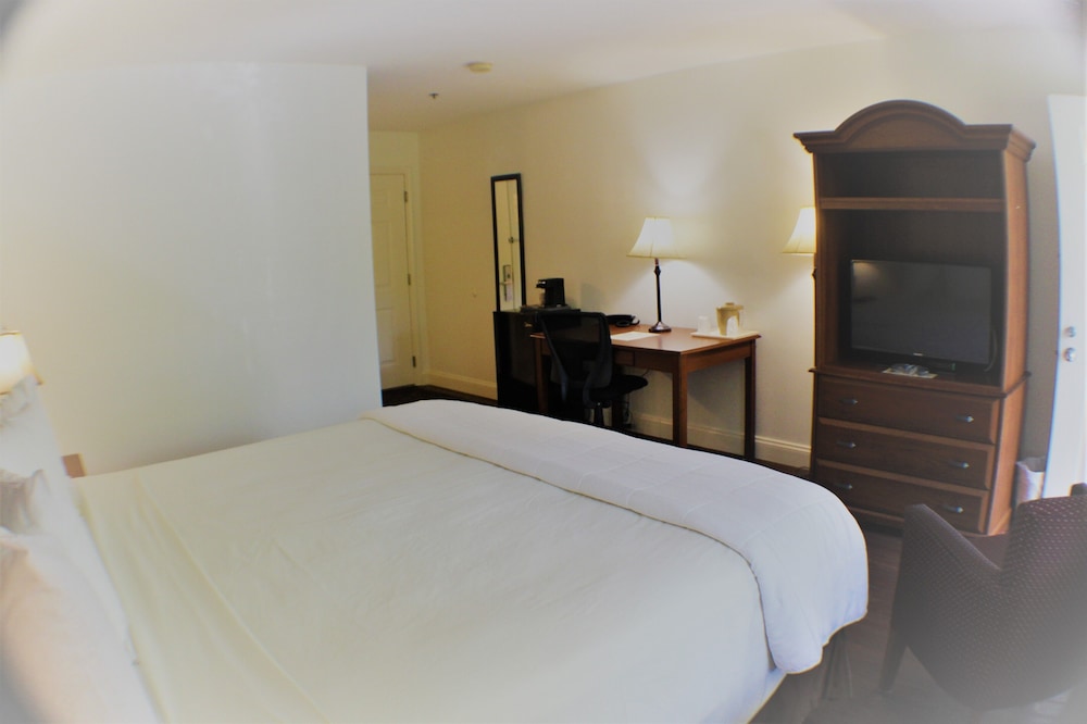 Inn at Cemetery Hill - photo 26