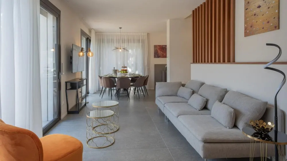 Marea 8 Emma Villas — 4-Star Luxury Hotel in Misano Adriatico, Italy