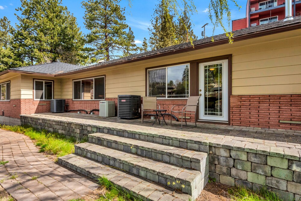 Bend Riverside Inn & Suites - photo 272