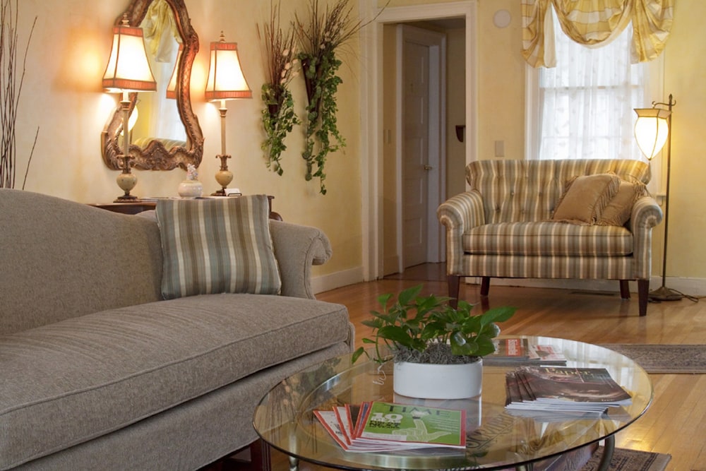 The Scranton Seahorse Inn - photo 2