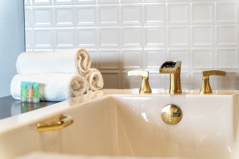 Aspire Inn Studios & Spas - photo 40